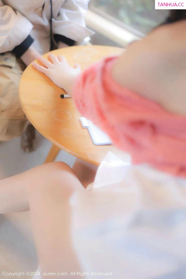   [XiuRen]高清写真图 2024.03.15 No.8241 桃妖夭 新人美腿第21张图片